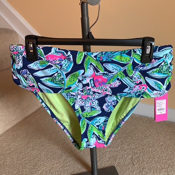 Lilly Pulitzer Other - Lilly Pulitzer lagoon sarong hipster bottom
